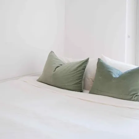 Amaro - Elegant 2 Bedroom In Alcantara Διαμέρισμα *
